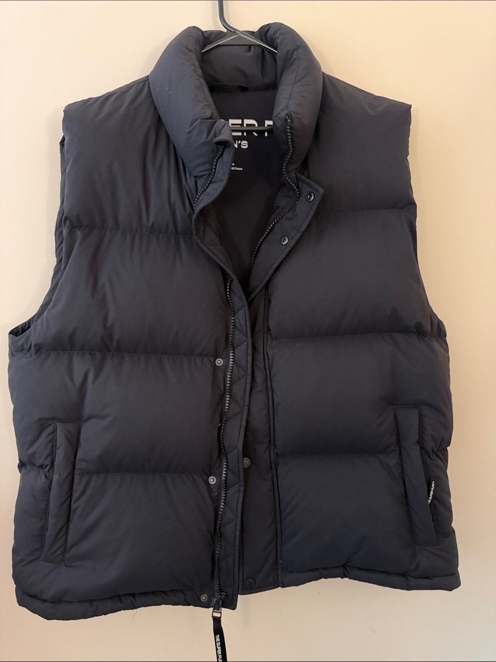 Aritzia Men's Black Puffer Vest